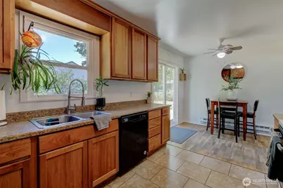 1385 Tedford Street SE, East Wenatchee, WA 98802 - Photo 12