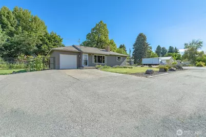 1385 Tedford Street SE, East Wenatchee, WA 98802 - Photo 2