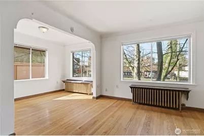 8008 Greenwood Avenue N, Seattle, WA 98103 - Photo 18