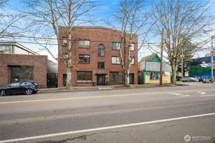 8008 Greenwood Ave N, Seattle, WA 98103 - Photo 2