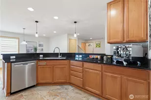 7021 Carmichael Ave SE, Snoqualmie, WA 98065 - Photo 14