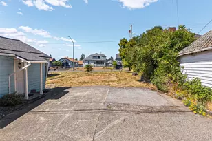 1713 Burwell St, Bremerton, WA 98337 - Photo 4