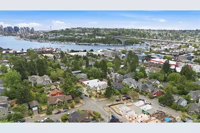 3637 Woodlawn Avenue N, Seattle, WA 98103 - Photo 1