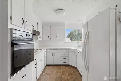 3637 Woodlawn Avenue N, Seattle, WA 98103 - Photo 22