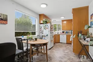 3637 Woodlawn Ave N, Seattle, WA 98103 - Photo 12