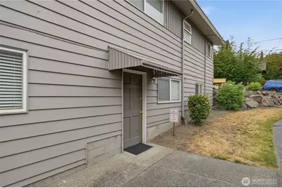 3637 Woodlawn Avenue N, Seattle, WA 98103 - Photo 8