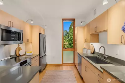 211 Wyatt Way NW #B204, Bainbridge Island, WA 98110 - Photo 14