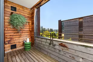 211 Wyatt Way NW, Bainbridge Island, WA 98110 - Photo 10
