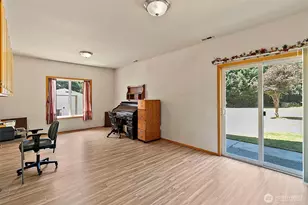 21503 21st St E, Lake Tapps, WA 98391 - Photo 18