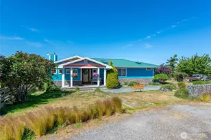 682 El Prado Ave, Coupeville, WA 98239 - Photo 2