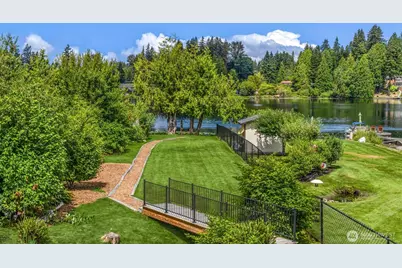 16226 E Shore Drive #B, Lynnwood, WA 98087 - Photo 2