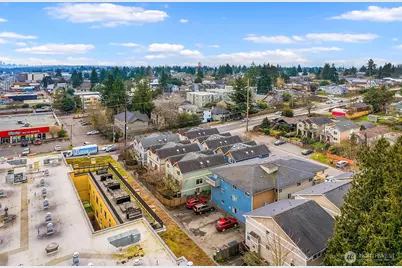 10531 Aurora Avenue N, Seattle, WA 98133 - Photo 8