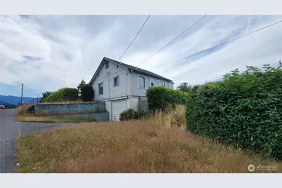 301 W 3rd St, Port Angeles, WA 98362 - Photo 4