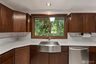 2102 Mark St, Olympia, WA 98516 - Photo 12
