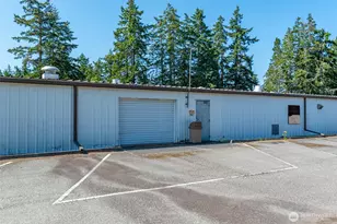 970 NE 21st St, Oak Harbor, WA 98277 - Photo 8