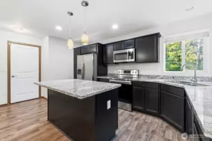 2111 Chesney Rd E, Tacoma, WA 98445 - Photo 8