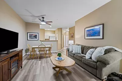 12712 Admiralty Way #B204, Everett, WA 98204 - Photo 6