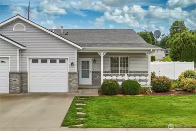 777 SE Magnoni, College Place, WA 99324 - Photo 1