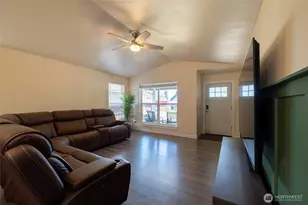 1418 Windsor Ave, Centralia, WA 98531 - Photo 4