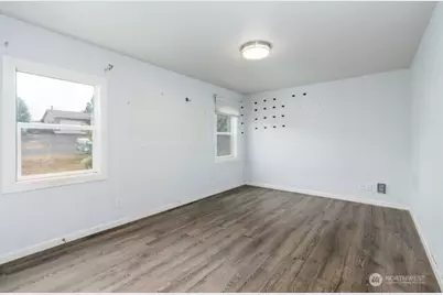 295 N 8th Street, Saint Helens, OR 97051 - Photo 6