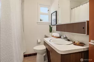 2313 47th Ave SW, Seattle, WA 98116 - Photo 16