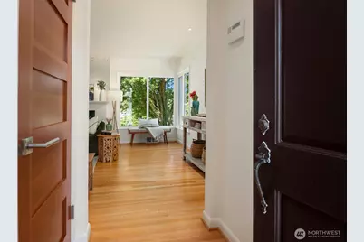 2313 47th Avenue SW, Seattle, WA 98116 - Photo 2