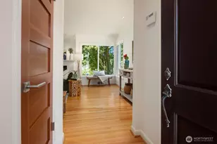 2313 47th Ave SW, Seattle, WA 98116 - Photo 2