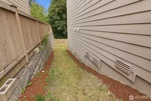209 140th St SW, Everett, WA 98208 - Photo 38