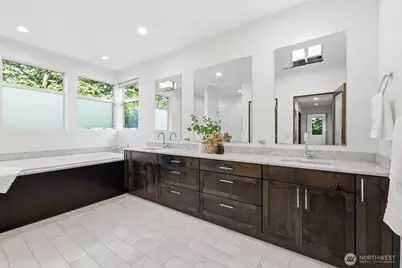 1533 38th Avenue E, Seattle, WA 98112 - Photo 22