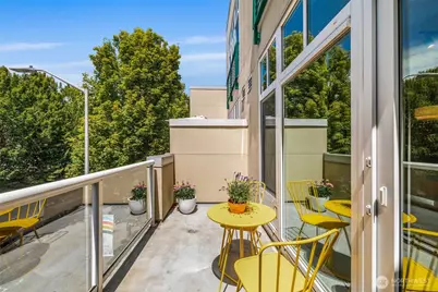 17 W Mercer Street #206, Seattle, WA 98119 - Photo 18