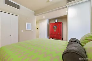 17 W Mercer St, Seattle, WA 98119 - Photo 10