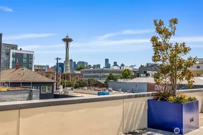 17 W Mercer Street #206, Seattle, WA 98119 - Photo 24