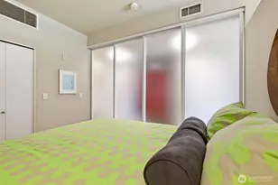 17 W Mercer St, Seattle, WA 98119 - Photo 14