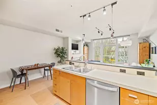 17 W Mercer St, Seattle, WA 98119 - Photo 8