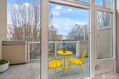 17 W Mercer Street #206, Seattle, WA 98119 - Photo 22