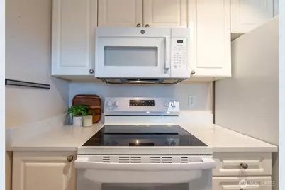 10744 Greenwood Avenue N #302, Seattle, WA 98133 - Photo 10