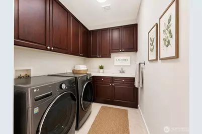 24121 NE 1st Place, Sammamish, WA 98074 - Photo 16