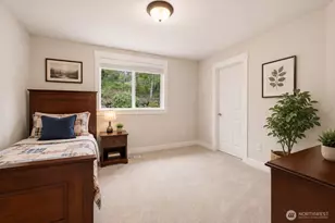 24121 NE 1st Pl, Sammamish, WA 98074 - Photo 22