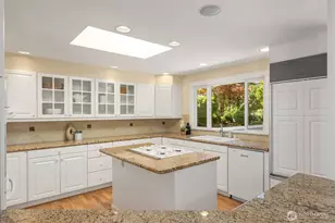 10710 NE 190th St, Bothell, WA 98011 - Photo 14