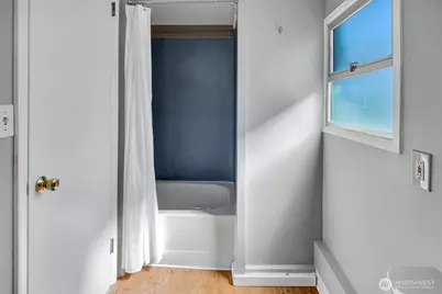 327 NE 55th Street, Seattle, WA 98105 - Photo 28