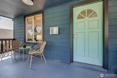 327 NE 55th Street, Seattle, WA 98105 - Photo 2