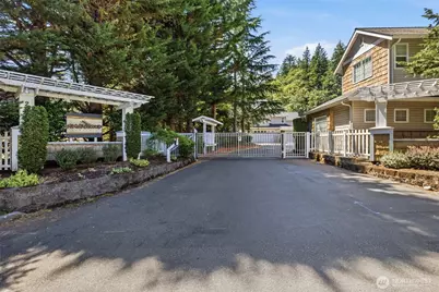 205 Newport Way NW #C1, Issaquah, WA 98027 - Photo 1