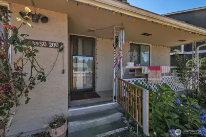 3039 S 200th Street, SeaTac, WA 98198 - Photo 2