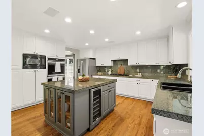 23420 SE 28th Court, Sammamish, WA 98075 - Photo 4