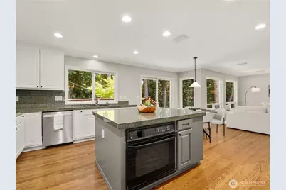23420 SE 28th Court, Sammamish, WA 98075 - Photo 10