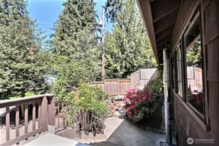 10609 SE 32nd St, Bellevue, WA 98004 - Photo 16