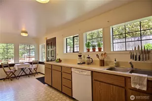 10609 SE 32nd St, Bellevue, WA 98004 - Photo 6