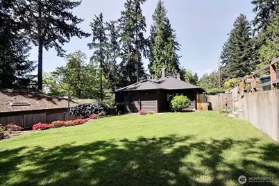10609 SE 32nd Street, Bellevue, WA 98004 - Photo 14