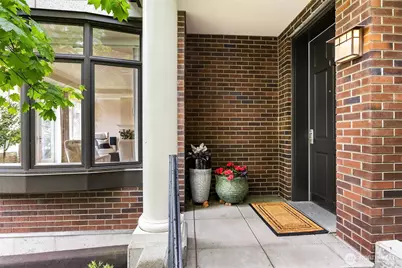 725 Harvard Avenue E, Seattle, WA 98102 - Photo 2