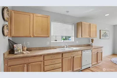 14572 SE 153rd Place, Renton, WA 98058 - Photo 8